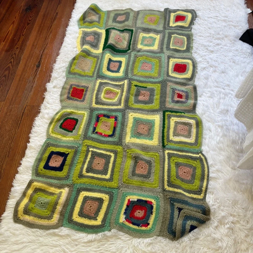 Vintage Hand Crochet Granny Blanket Afghan Earth Tone Green Beige Red Throw